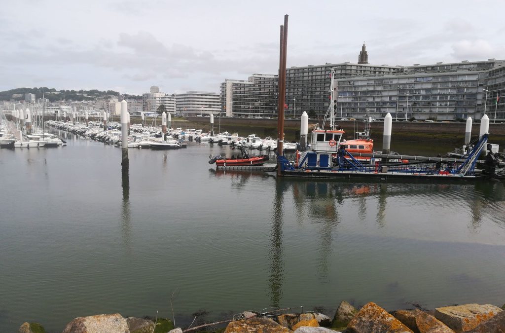 Dock flottant pour amarrage à sec professionnel – Le havre