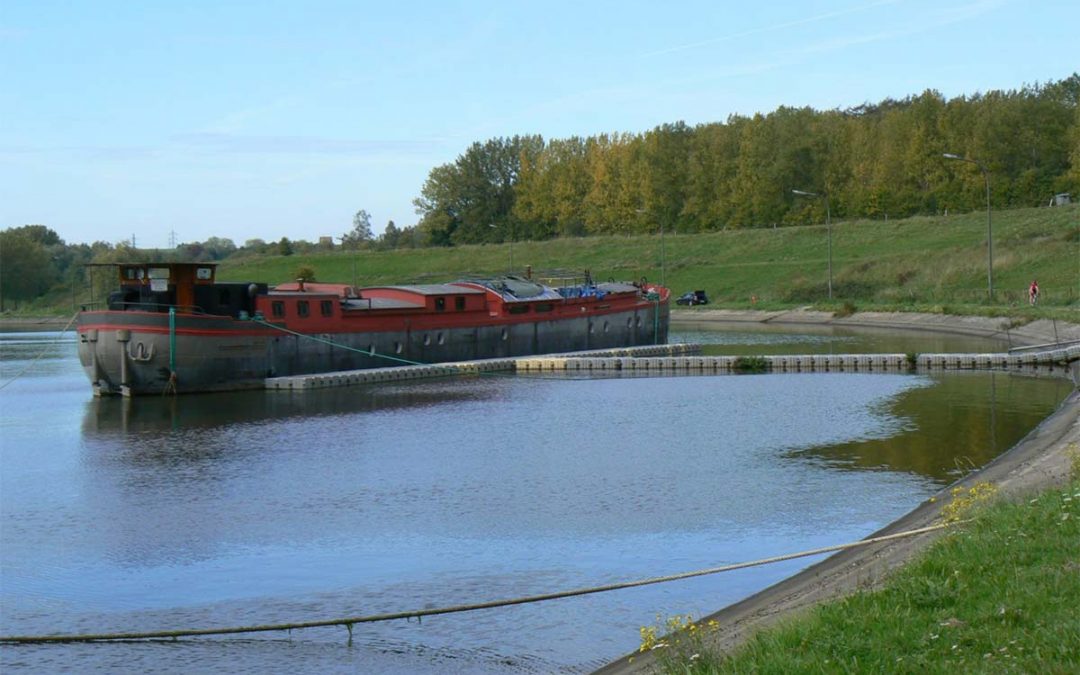 Ponton fluvial – Port à péniche – Ittre, Belgique -2011