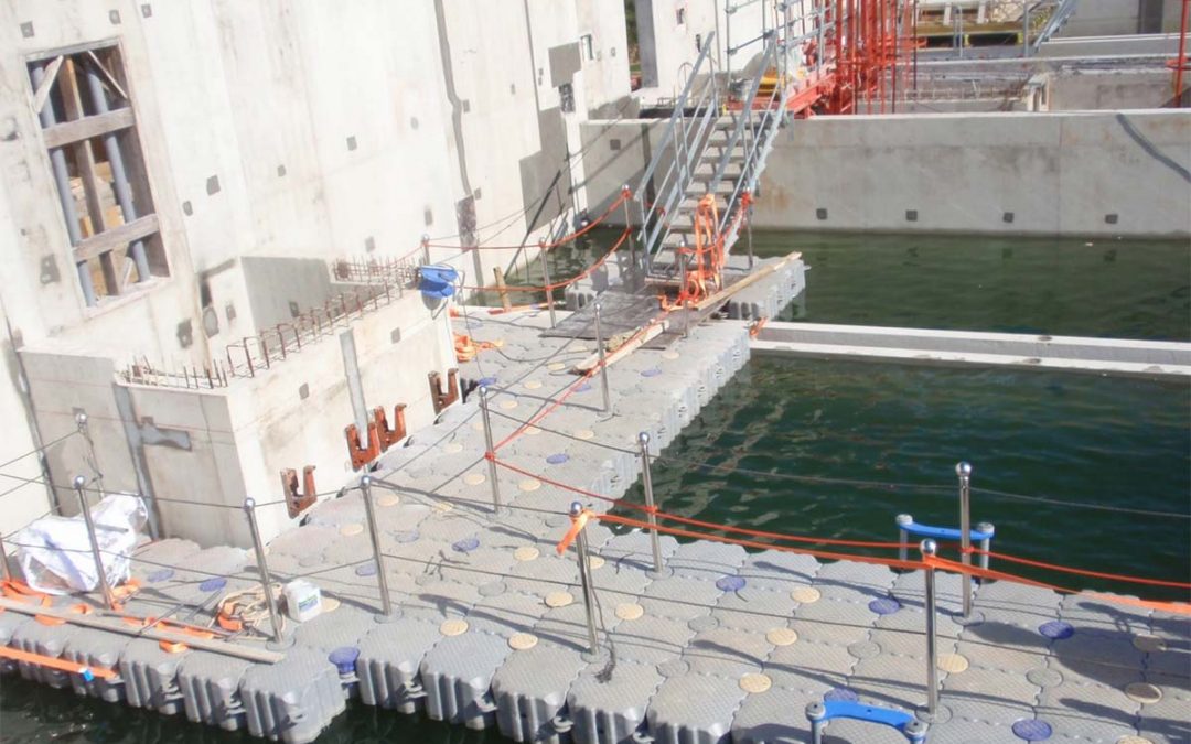 Installation pontons pour travaux BTP – Station de traitement des eaux usées, La Mézière – 2011